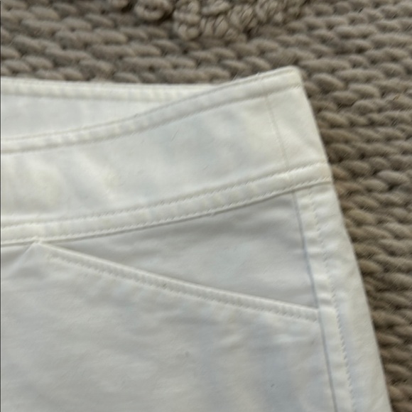 Women's Size 6 White Shorts - Picture 6 of 7